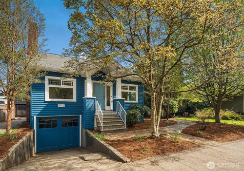 6216 33rd Ave Ne, Seattle, WA, 98115-7307 | Card Image