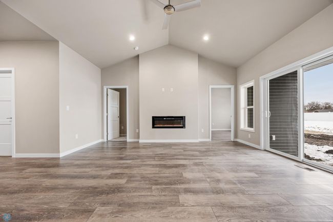 Living Room | Image 7