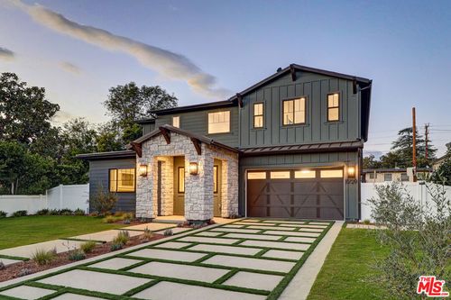 11729 Hartsook St, Valley Village, CA, 91607-3213 | Card Image