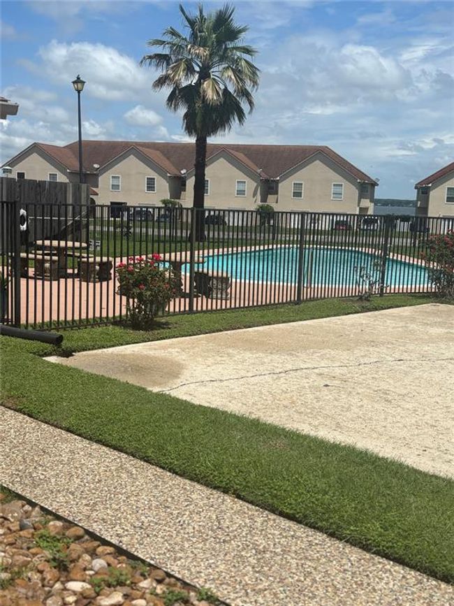 39 Regency Pt, Townhouse with 3 bedrooms, 2 bathrooms and null parking in Montgomery TX | Image 40
