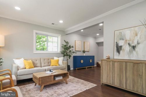 6621 Hallwood Ave, FALLS CHURCH, VA, 22046-1826 | Card Image