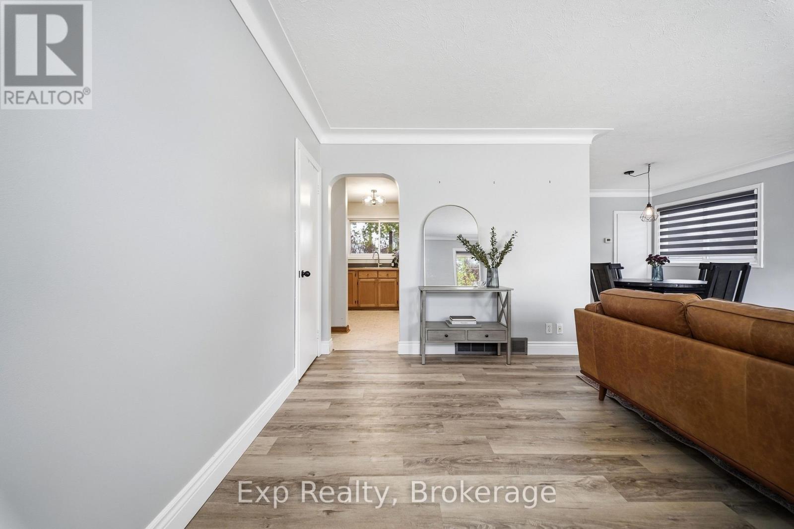 Residential in Quinte West (Trenton Ward) 4