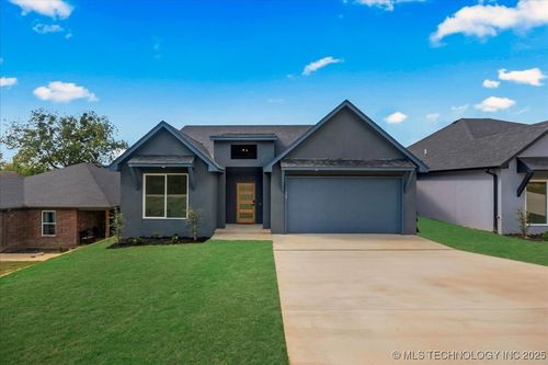 710 N 10th St, Sapulpa, OK, 74066-2842 | Card Image