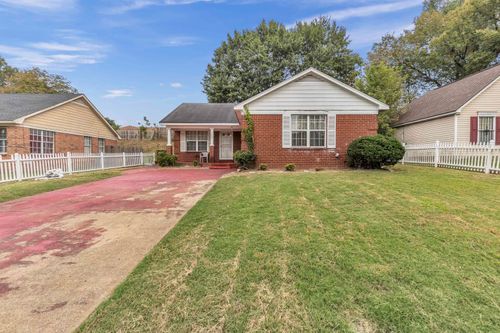 2462 Durham Ave, Memphis, TN, 38127-3643 | Card Image