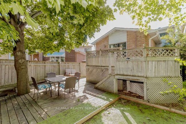 32 Simmons Blvd, House other with 3 bedrooms, 2 bathrooms and 4 parking in Brampton ON | Image 40