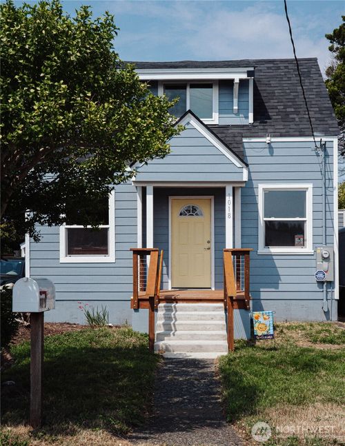 1018 W Cushing St, Aberdeen, WA, 98520-8107 | Card Image