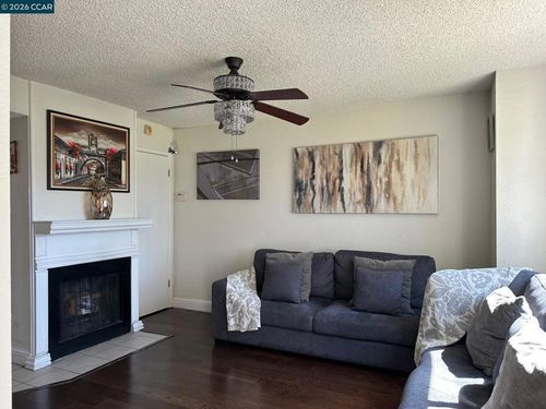 4 Sheffield Ct, San Pablo, CA, 94806-2872 | Card Image