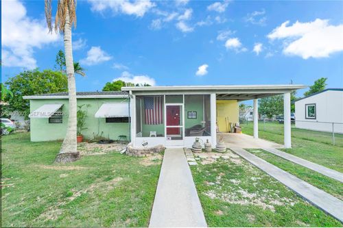 1570 Ne 15th St, Homestead, FL, 33033 | Card Image