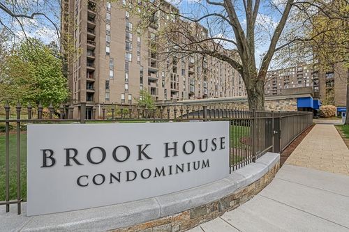 apt-801-44 Washington St, Brookline, MA, 02445-7105 | Card Image