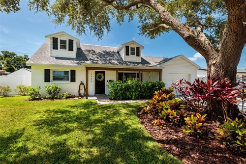 5950 35th Ave N, ST PETERSBURG, FL, 33710-1818 | Card Image