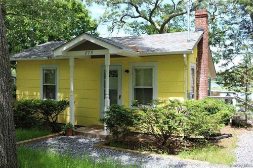 875 Fleetwood Rd, Cutchogue, NY, 11935-2264 | Card Image