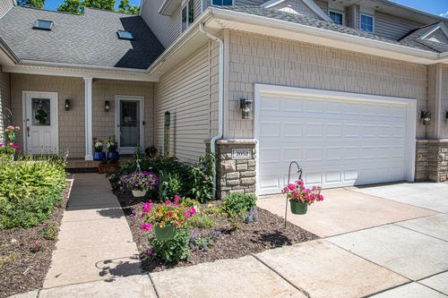 2052 Liberty Hts, Ann Arbor, MI, 48103-4582 | Card Image