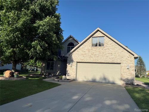 2207 Mapleview Ct, Davison, MI, 48423-7803 | Card Image