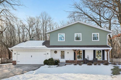 3821 S Sunny View Drive, New Berlin, WI, 53151 | Card Image