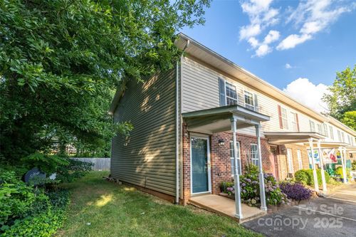 1533 20th Ave Ne, Hickory, NC, 28601-2184 | Card Image