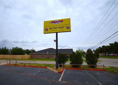 136 Nw 122nd St, Oklahoma City, OK, 73114-7203 | Card Image