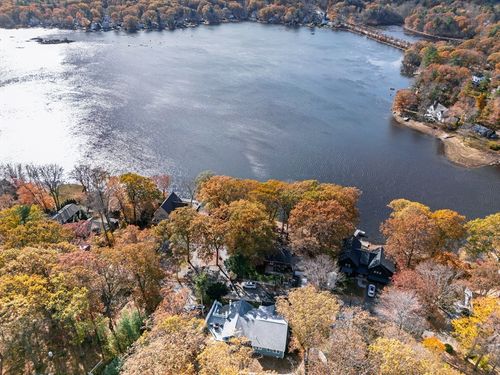 27 Downey St, Hopkinton, MA, 01748-2702 | Card Image