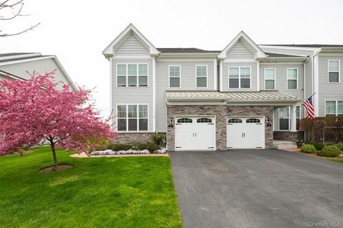 51 Lewis Rd, East Fishkill, NY, 12533-7386 | Card Image
