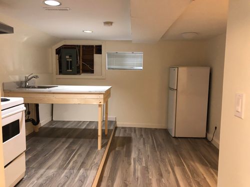1-4136 Gilpin Cres, Burnaby, BC, V5G2K2 | Card Image