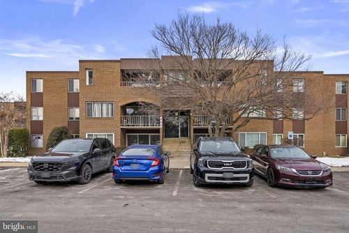 11-402 Girard St, GAITHERSBURG, MD, 20877-3330 | Card Image