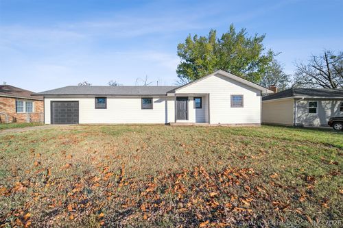 21 Indianola St, Pryor, OK, 74361-4809 | Card Image