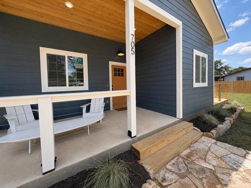 705 Flag St, Llano, TX, 78643-1915 | Card Image