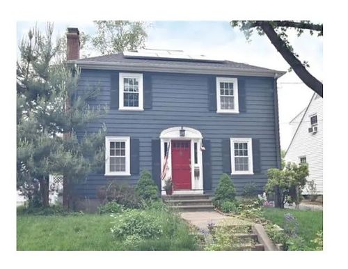 15 Mission Pl, Providence, RI, 02908-1922 | Card Image