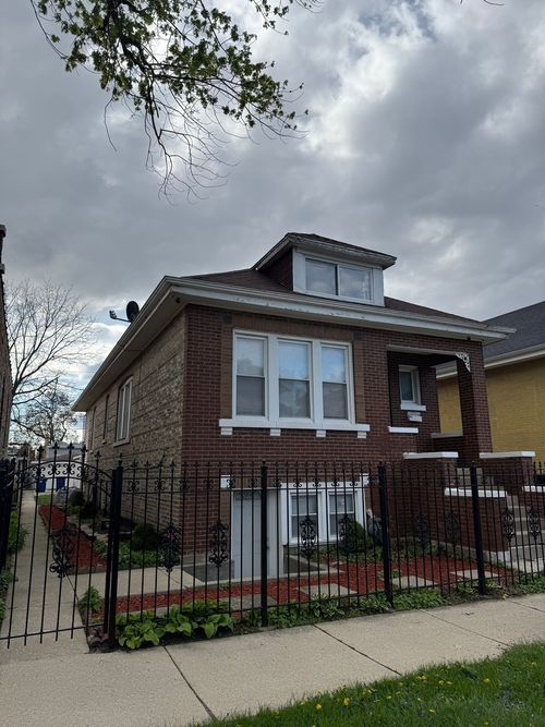 2326 S 58th Ct, Cicero, IL, 60804-2633 | Card Image