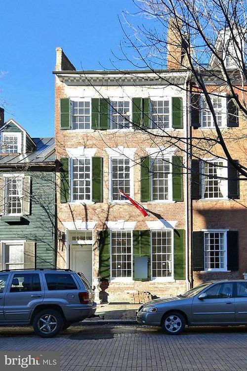 215 Prince St, ALEXANDRIA, VA, 22314-3313 | Card Image
