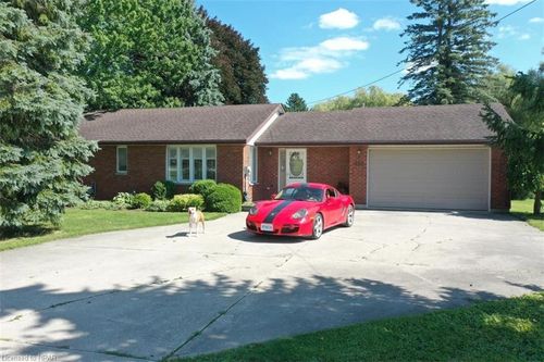 521 Cedar St, Wingham, ON, N0G2W0 | Card Image