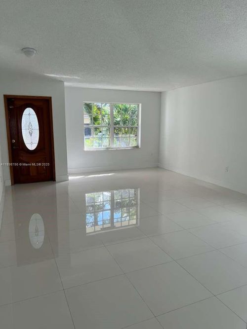 14845 Sw 36th Ter, Miami, FL, 33185-3917 | Card Image