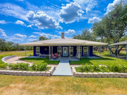 2815 Orange Ln, Beeville, TX, 78102-9111 | Card Image