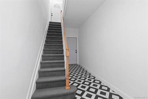 254 Charles Ave, Staten Island, NY, 10302-1125 | Card Image