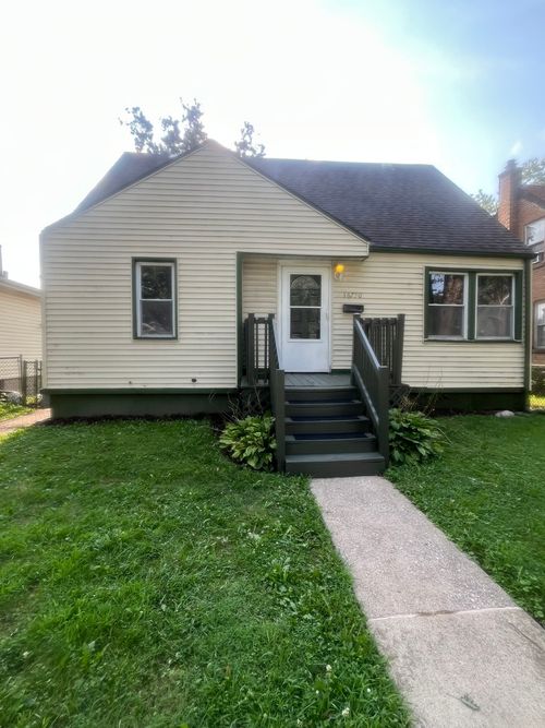 16750 Bulger Ave, Hazel Crest, IL, 60429-1329 | Card Image
