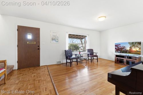 14262 Dundee St, Riverview, MI, 48193-7539 | Card Image