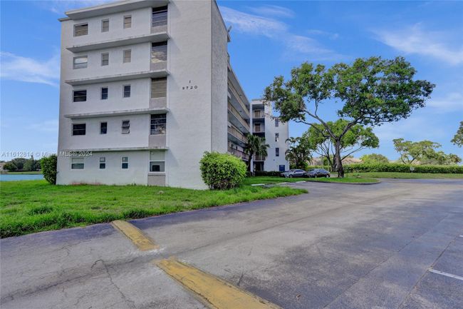 APT-506 - 8720 N Sherman Cir, Condo with 2 bedrooms, 2 bathrooms and null parking in Miramar FL | Image 42