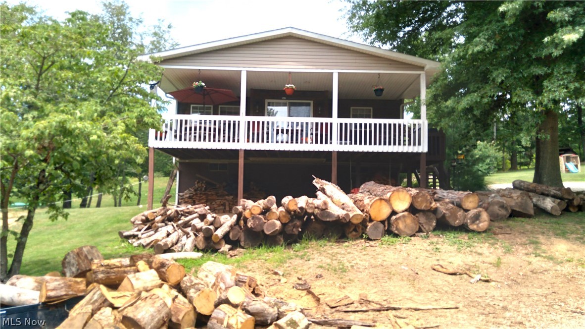 Capper Dr, Carrollton, OH 44615