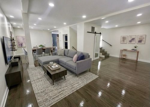 8015 S Avalon Ave, CHICAGO, IL, 60619-4505 | Card Image