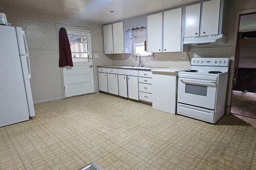 3308 County Road 1710, West Plains, MO, 65775-5332 | Card Image