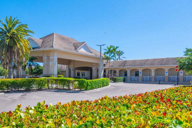 4451 Luxemburg Ct, Condo with 3 bedrooms, 2 bathrooms and null parking in Lake Worth FL | Image 34