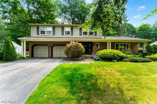 7309 Oak Dr, Poland, OH, 44514-2577 | Card Image