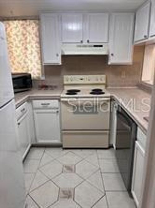 apt-4e-1051 S Highland St, MOUNT DORA, FL, 32757-6324 | Card Image