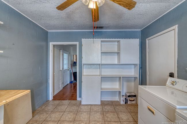 1390 Windmill Rd, House other with 2 bedrooms, 2 bathrooms and null parking in Uvalde TX | Image 12