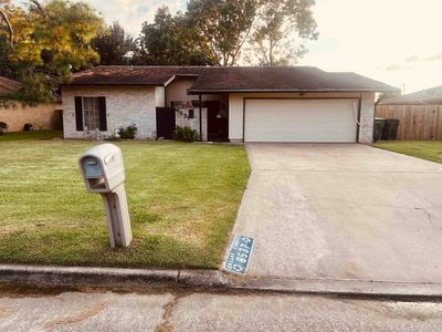 8537 Greenbriar Ln, House other with 3 bedrooms, 2 bathrooms and null parking in Port Arthur TX | Image 1