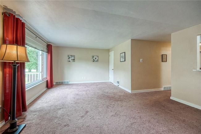 1566 Greentree Rd, House other with 2 bedrooms, 1 bathrooms and 1 parking in Scott Twp - SAL PA | Image 4