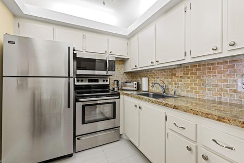 310-310 Farnham M, Deerfield Beach, FL, 33442-2947 | Card Image
