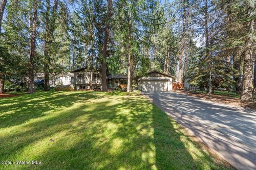5301 N Pinegrove Dr, Coeur D Alene, ID, 83815-8982 | Card Image
