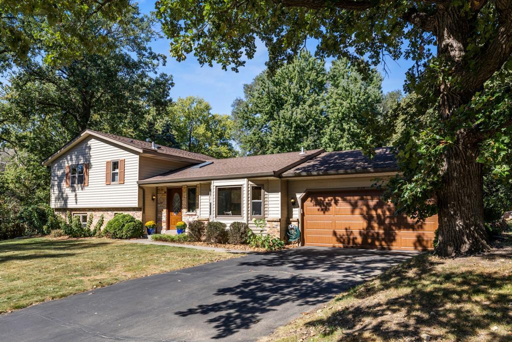 Pin Oak Dr, Saint Paul, MN 55122