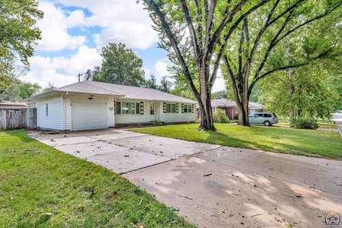 2200 Sw Prairie Rd, Topeka, KS, 66614-1460 | Card Image