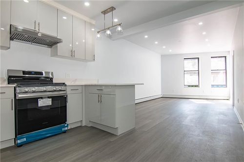 2-7604 5th Ave, Brooklyn, NY, 11209-3304 | Card Image